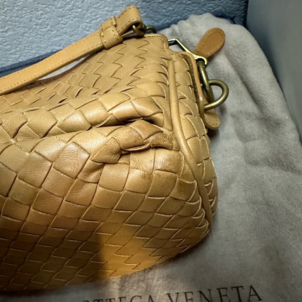 Bottega Veneta intercciato crossbody bag - Picture 14 of 16